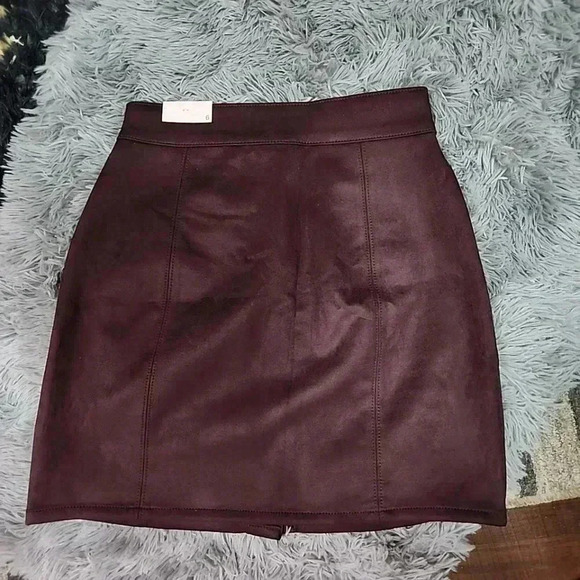 MAURICES Faux Suede Button Down High Rise Skirt.  Nwt, size 6 - Picture 4 of 8